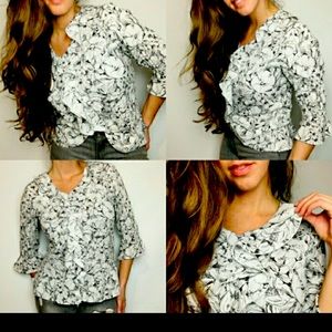 Christopher & Banks Top,Ruffle Front NWOT 3/4 Sleeves. White, Gray& Black Sz.S